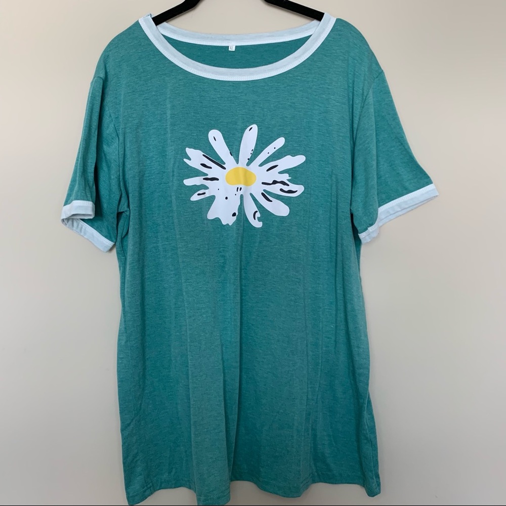 Daisy Baseball type Shirt Size XL in Light Green